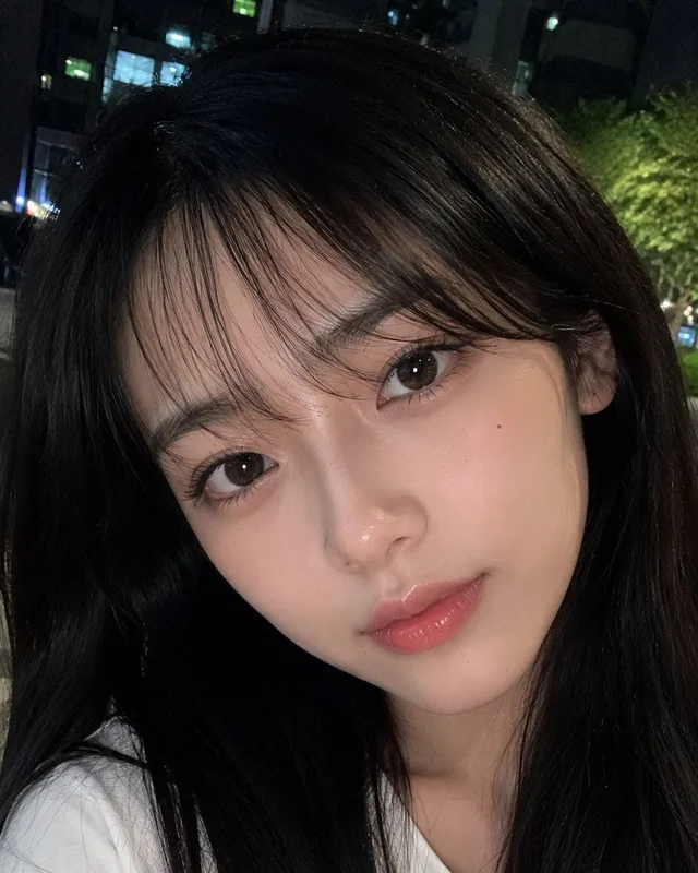 Look by 𝗦𝗮𝗻𝗶𝗮